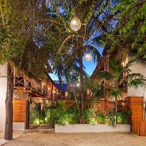 https://hotel-kin-ha-pueblo.quintano-roohotels.com